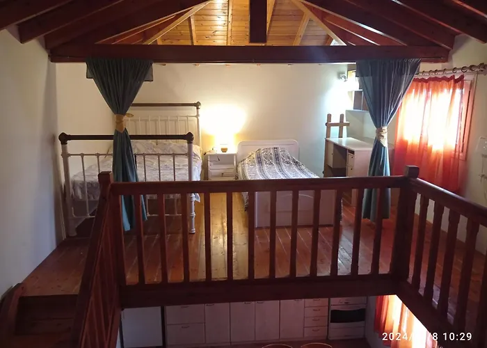 Country House In Limnionas